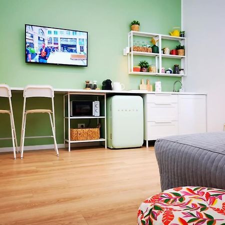 Sunny Flat 50 Meters From The Metro Apartment Milan Exterior photo