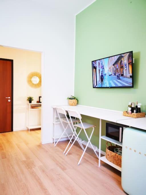 Sunny Flat 50 Meters From The Metro Apartment Milan Exterior photo