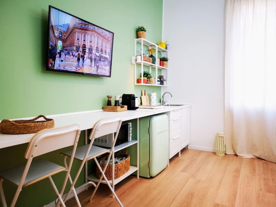 Sunny Flat 50 Meters From The Metro Apartment Milan Exterior photo